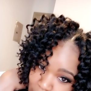 Meet your Posher, Kennetria